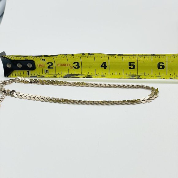 American Eagle Signed Arrow Necklace Gold Tone Teen Tween Classic Career Cosplay - Picture 6 of 7